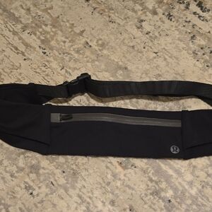 lululemon athletica Midnight Black Belt Bag